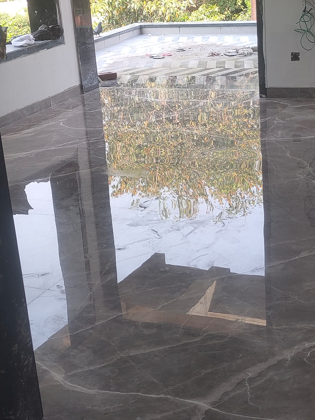 Diamond floor polishing